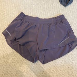 Lululemon Hotty Hot shorts 2.5”